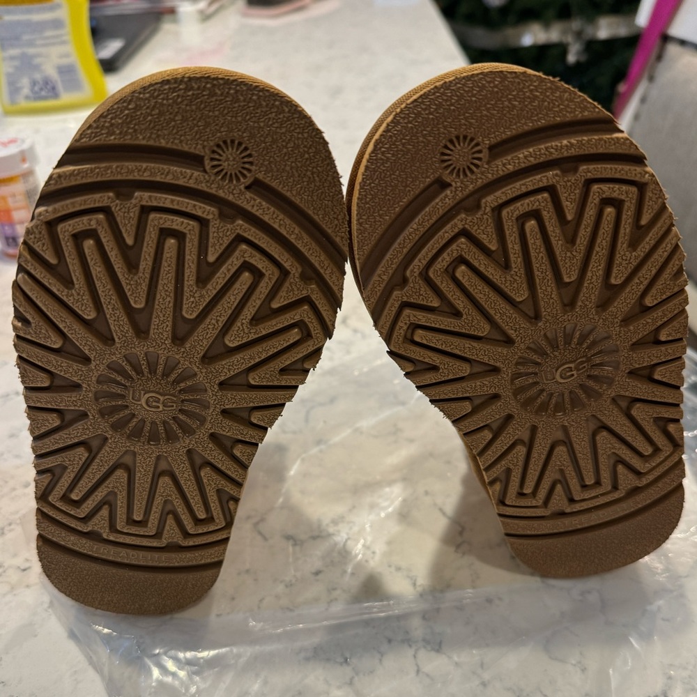 Toddler size Uggs